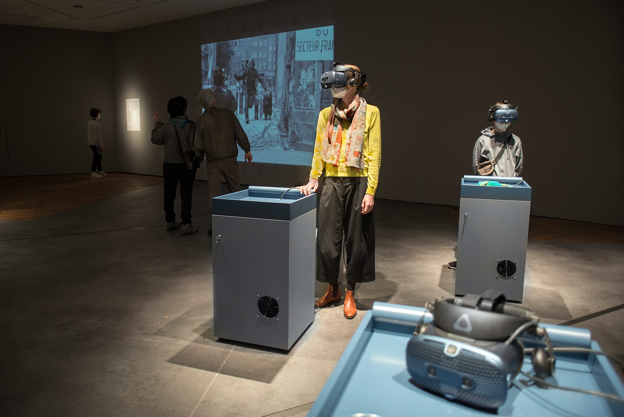 The Leap - Visitors with VR Headset, Projection